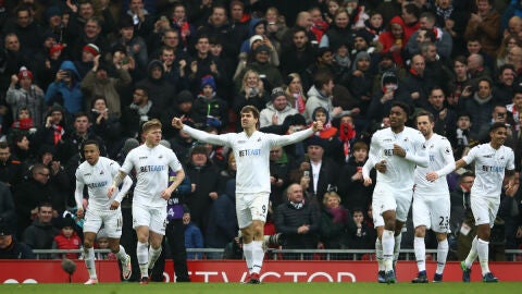 Llorente celebra un gol con el Swansea