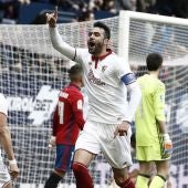 Vicente Iborra celebra uno de sus goles contra Osasuna