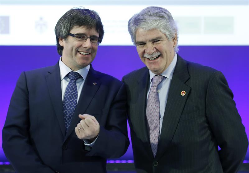 Dastis respeta la libertad de Puigdemont a explicar en Bruselas el referéndum pero defiende el Estado de Derecho Dastis respeta la libertad de Puigdemont a explicar en Bruselas el referéndum pero defiende el Estado de Derecho