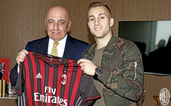 Deulofeu llega al Milán en calidad de cedido Deulofeu llega al Milán en calidad de cedido