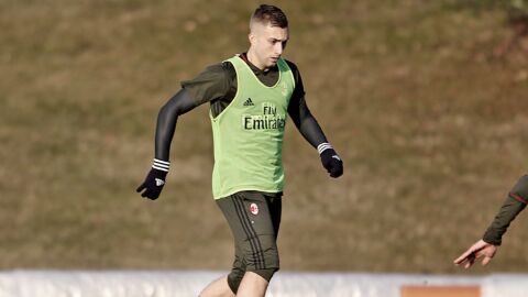 Gerard Deulofeu, en un entrenamiento con el Milan.