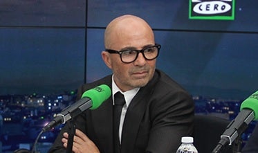 Jorge Sampaoli: "Me llamaban Maradona porque nunca estaba en el banco, me iba al bar a hablar de fútbol" Jorge Sampaoli: "Me llamaban Maradona porque nunca estaba en el banco, me iba al bar a hablar de fútbol"