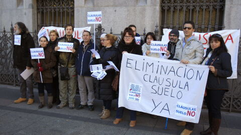 Una concentraci&oacute;n de la plataforma de afectados por las cl&aacute;usulas suelo