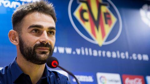 Adri&aacute;n Lopez, jugador del Villarreal CF 