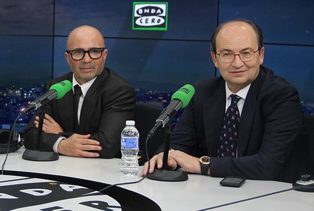 Jorge Sampaoli: "Luchar por la Liga no es una ilusión, es una realidad" Jorge Sampaoli: "Luchar por la Liga no es una ilusión, es una realidad"