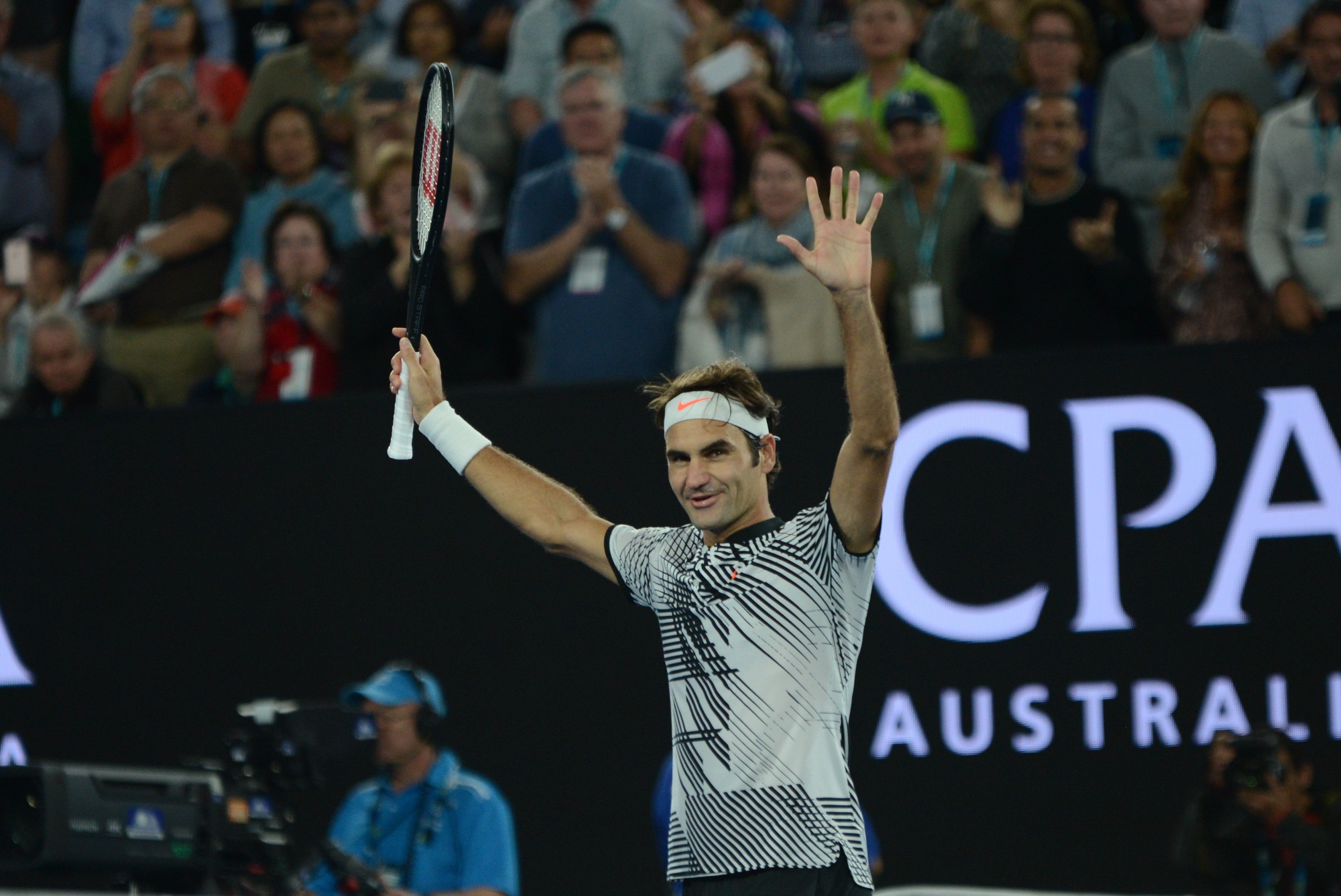 Federer gana con autoridad a Zverev y se cita con Wawrinka en semifinales del Open de Australia Federer gana con autoridad a Zverev y se cita con Wawrinka en semifinales del Open de Australia