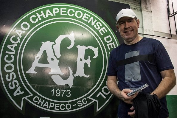 Rafael Henzel, superviviente del Chapecoense: "No he cogido miedo a volar, tengo que seguir mi vida" Rafael Henzel, superviviente del Chapecoense: "No he cogido miedo a volar, tengo que seguir mi vida"