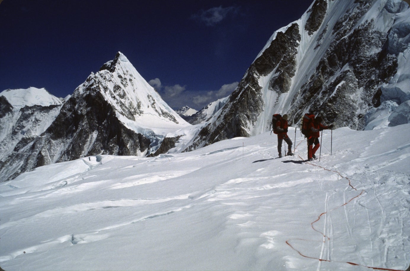 Aventura: Alex Txikon y las complicaciones para ascender al Everest episode artwork
