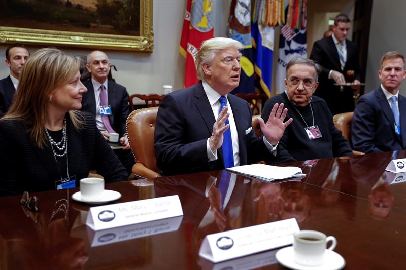 Trump reducirá normativas medioambientales para favorecer la vuelta de industrias a EEUU Trump reducirá normativas medioambientales para favorecer la vuelta de industrias a EEUU