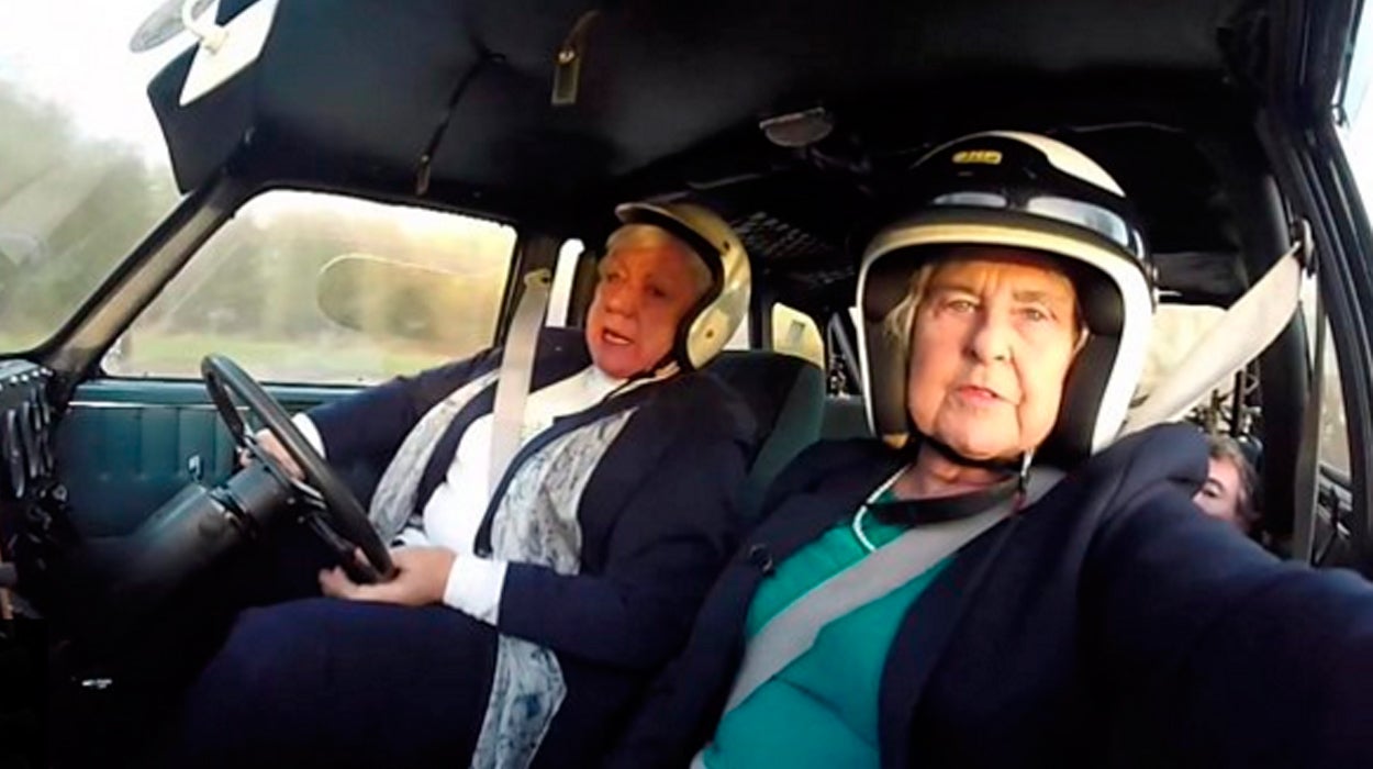 Bron Burrell, la mujer piloto de 72 años que va a volver a competir en un rally Bron Burrell, la mujer piloto de 72 años que va a volver a competir en un rally