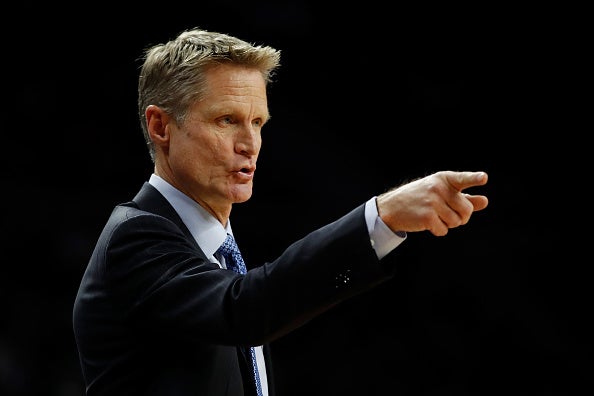 Steve Kerr, sobre el veto migratorio de Trump: "Las familias están siendo desgarradas, es espantoso y horrible" Steve Kerr, sobre el veto migratorio de Trump: "Las familias están siendo desgarradas, es espantoso y horrible"