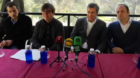 Los representantes y técnicos contratados por Aparcisa han ofrecido este martes una rueda de prensa. Mercado Central
