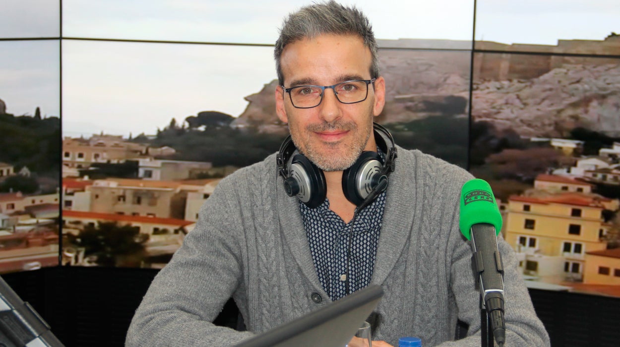 David Calle: "Si los padres no ayudasen a sus hijos a hacer los deberes, probablemente no les pondrían tantos" David Calle: "Si los padres no ayudasen a sus hijos a hacer los deberes, probablemente no les pondrían tantos"