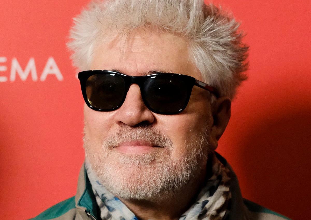 Pedro Almodóvar comenzará en julio el rodaje de su nueva película, con Antonio Banderas y Penélope Cruz Pedro Almodóvar comenzará en julio el rodaje de su nueva película, con Antonio Banderas y Penélope Cruz