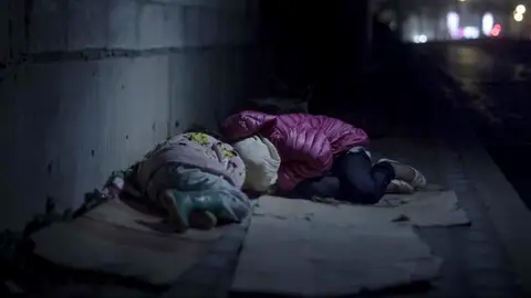 El descanso de los niños refugiados El descanso de los niños refugiados