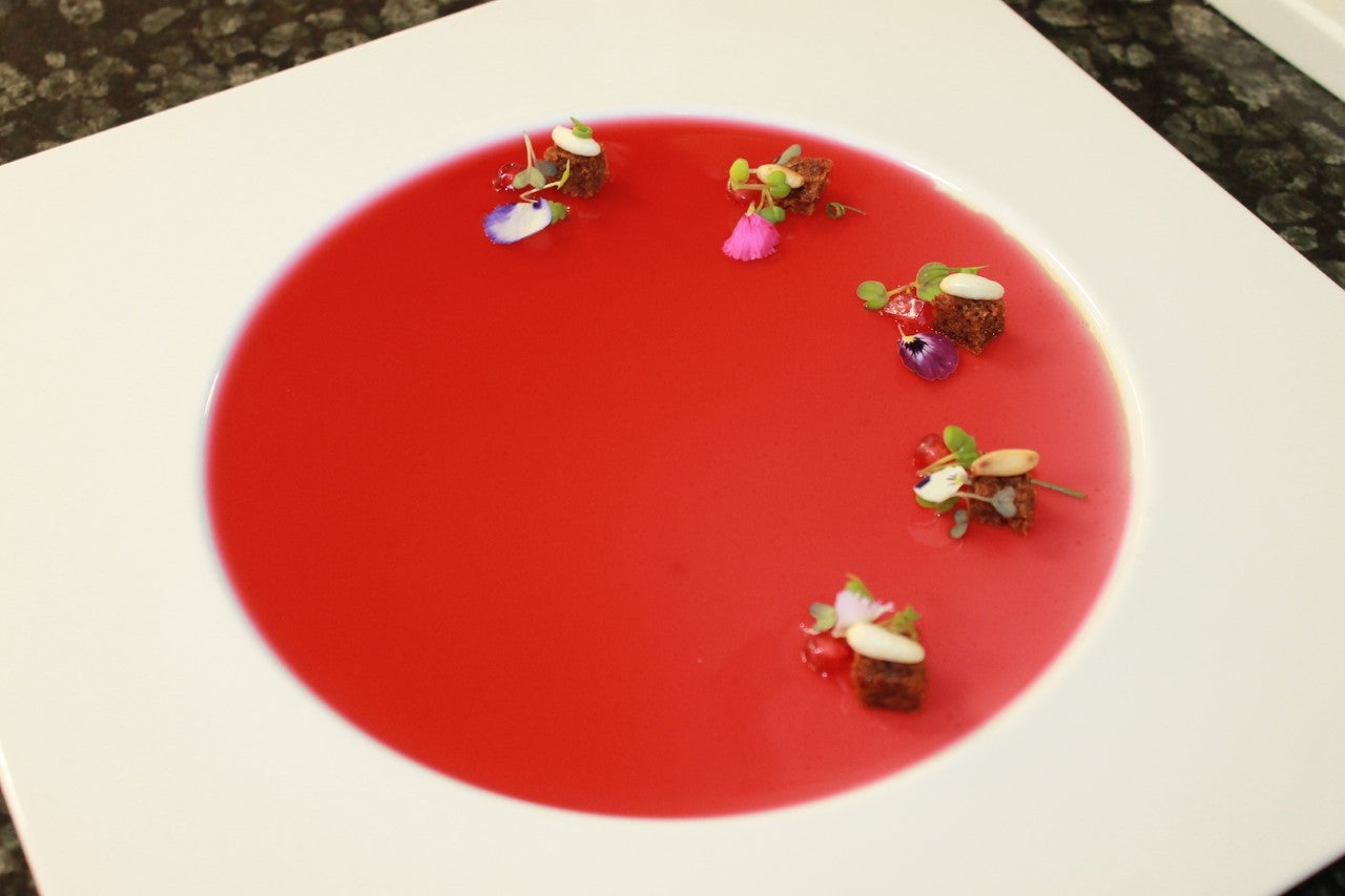 ‘Velo de granada sobre parfait de foie’ se alza con el VI Concurso de Cocina Creativa con granadas de Elche ‘Velo de granada sobre parfait de foie’ se alza con el VI Concurso de Cocina Creativa con granadas de Elche