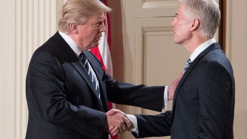 Donald Trump y Neil Gorsuch