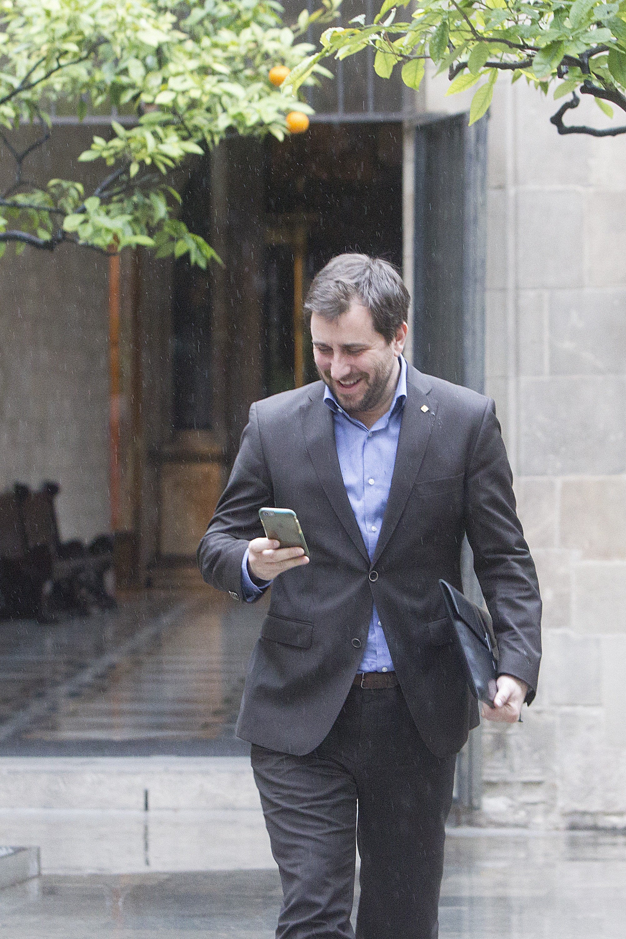 El conseller de Salud asume la responsabilidad de centros sanitarios designados como colegios electorales El conseller de Salud asume la responsabilidad de centros sanitarios designados como colegios electorales