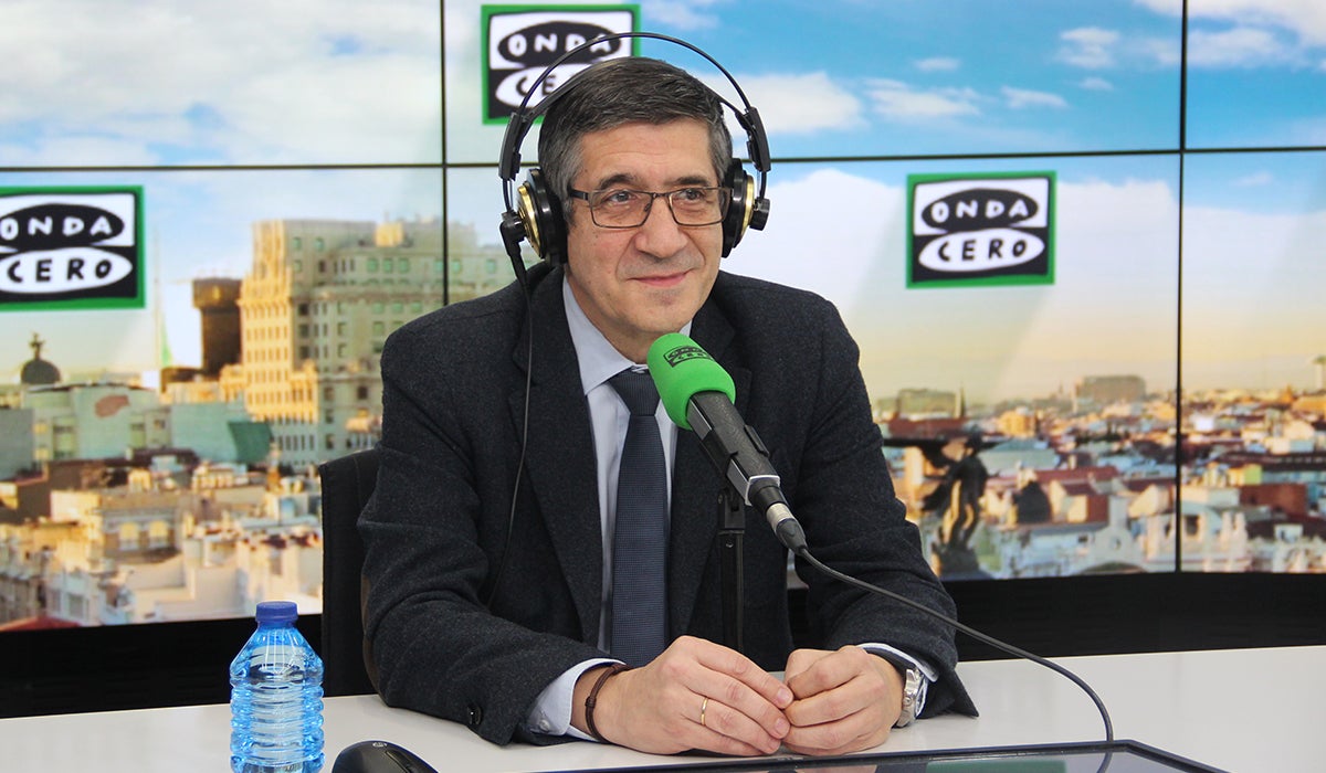 Patxi López: "Voy a ir hasta el final de las primarias" Patxi López: "Voy a ir hasta el final de las primarias"