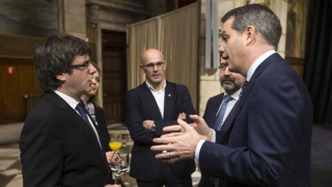 Carles Puigdemont recibe a los c&oacute;nsules acreditados en Barcelona