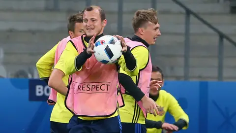 Zozulya, durante un entrenamiento con Ucrania Zozulya, durante un entrenamiento con Ucrania