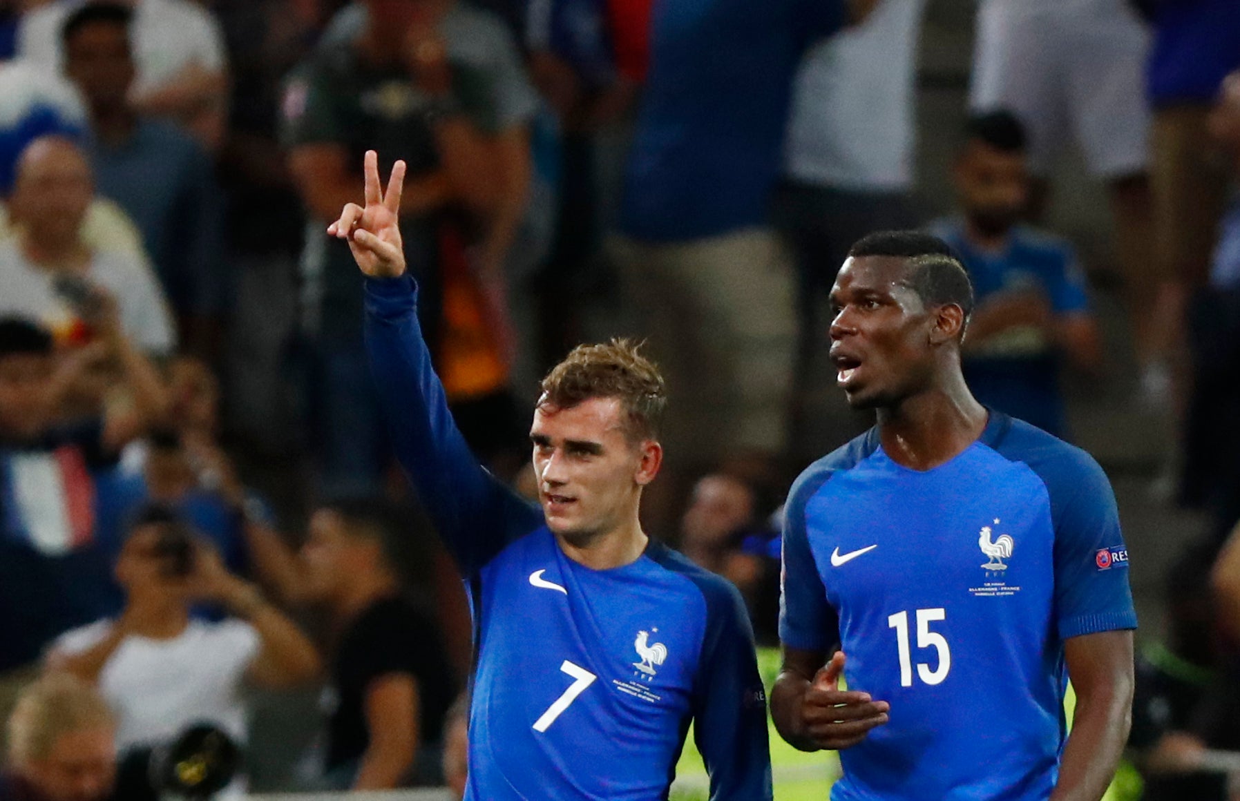 Griezmann 'ficha' a Pogba para el Atlético de Madrid: "Te queda bien" Griezmann 'ficha' a Pogba para el Atlético de Madrid: "Te queda bien"
