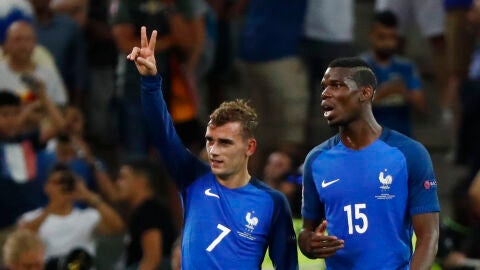 Griezmann y Pogba, durante un partido con Francia