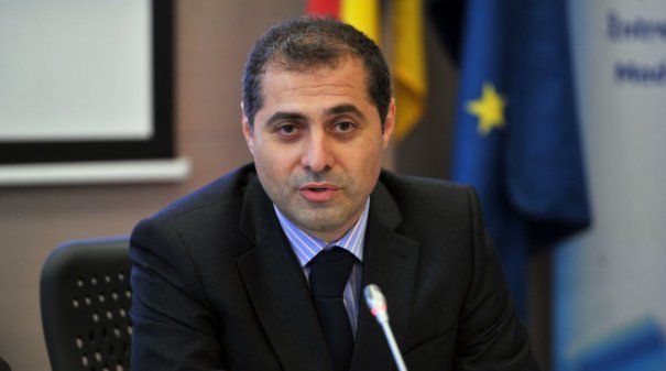 Un ministro rumano dimite por "ética y conciencia" tras un decreto que despenaliza la corrupción Un ministro rumano dimite por "ética y conciencia" tras un decreto que despenaliza la corrupción
