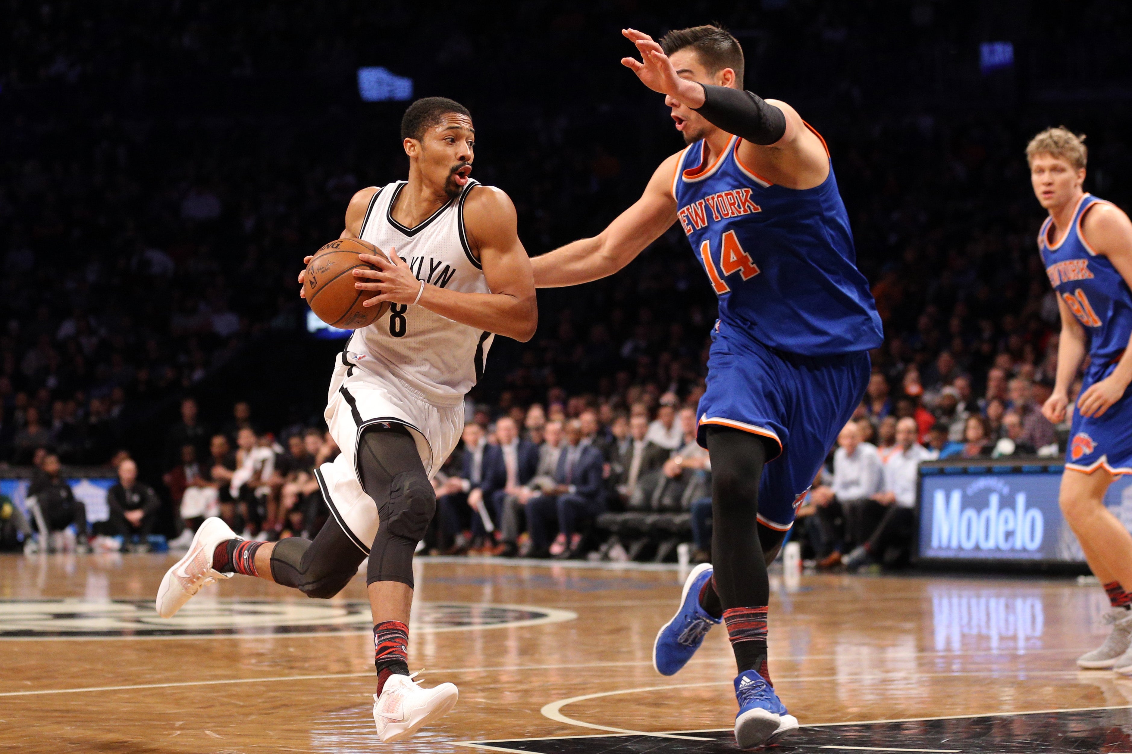 Willy Hernangómez y Marc Gasol dominan en la pintura en las victorias de los Knicks y los Grizzlies Willy Hernangómez y Marc Gasol dominan en la pintura en las victorias de los Knicks y los Grizzlies