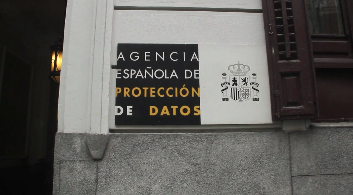 El Gobierno y la AEPD fijan medidas para frenar los vídeos humillantes en redes sociales El Gobierno y la AEPD fijan medidas para frenar los vídeos humillantes en redes sociales