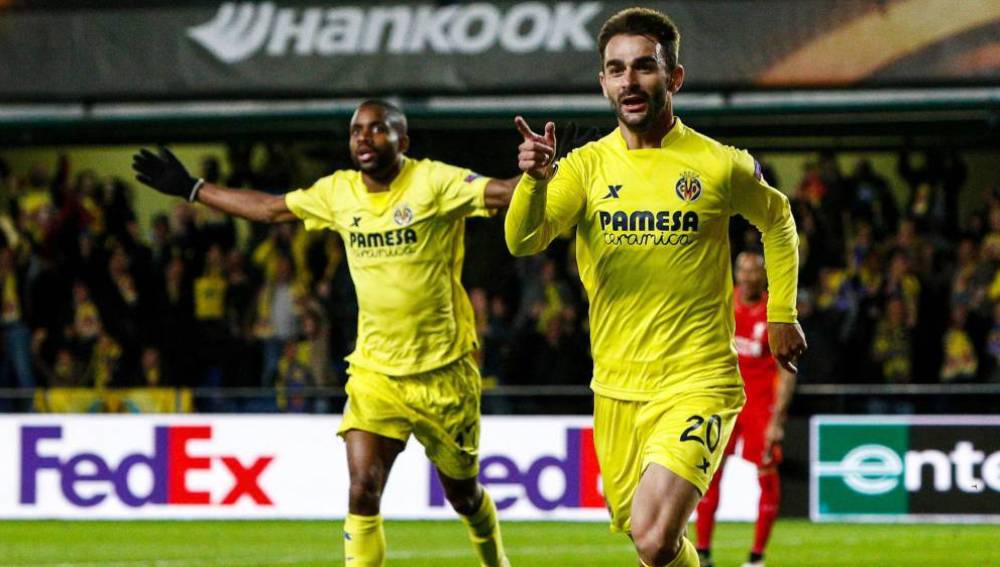 Adrian celebra un gol con el Villarreal