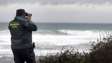 Un Guardia Civil en Navia