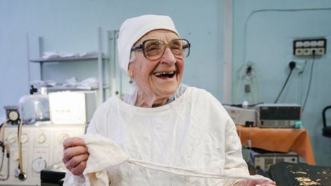 Alla Levushkina, la cirujana de 89 a&ntilde;os