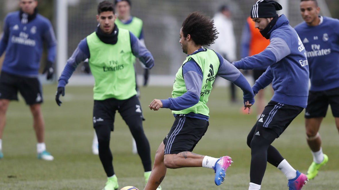 James está a punto para jugar ante el Celta y Macerlo podría llegar a Balaídos, pero Modric está prácticamente descartado James está a punto para jugar ante el Celta y Macerlo podría llegar a Balaídos, pero Modric está prácticamente descartado