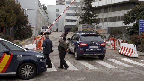 La polic&iacute;a acude al lugar de los hechos