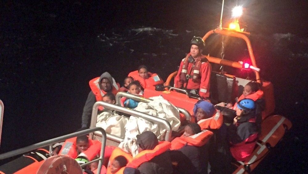 Una de las embarcaciones rescatadas en el Mediterráneo