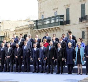 Foto de familia en el ámbito de la cumbre informal de líderes de la UE en La Valeta (Malta) Foto de familia en el ámbito de la cumbre informal de líderes de la UE en La Valeta (Malta)