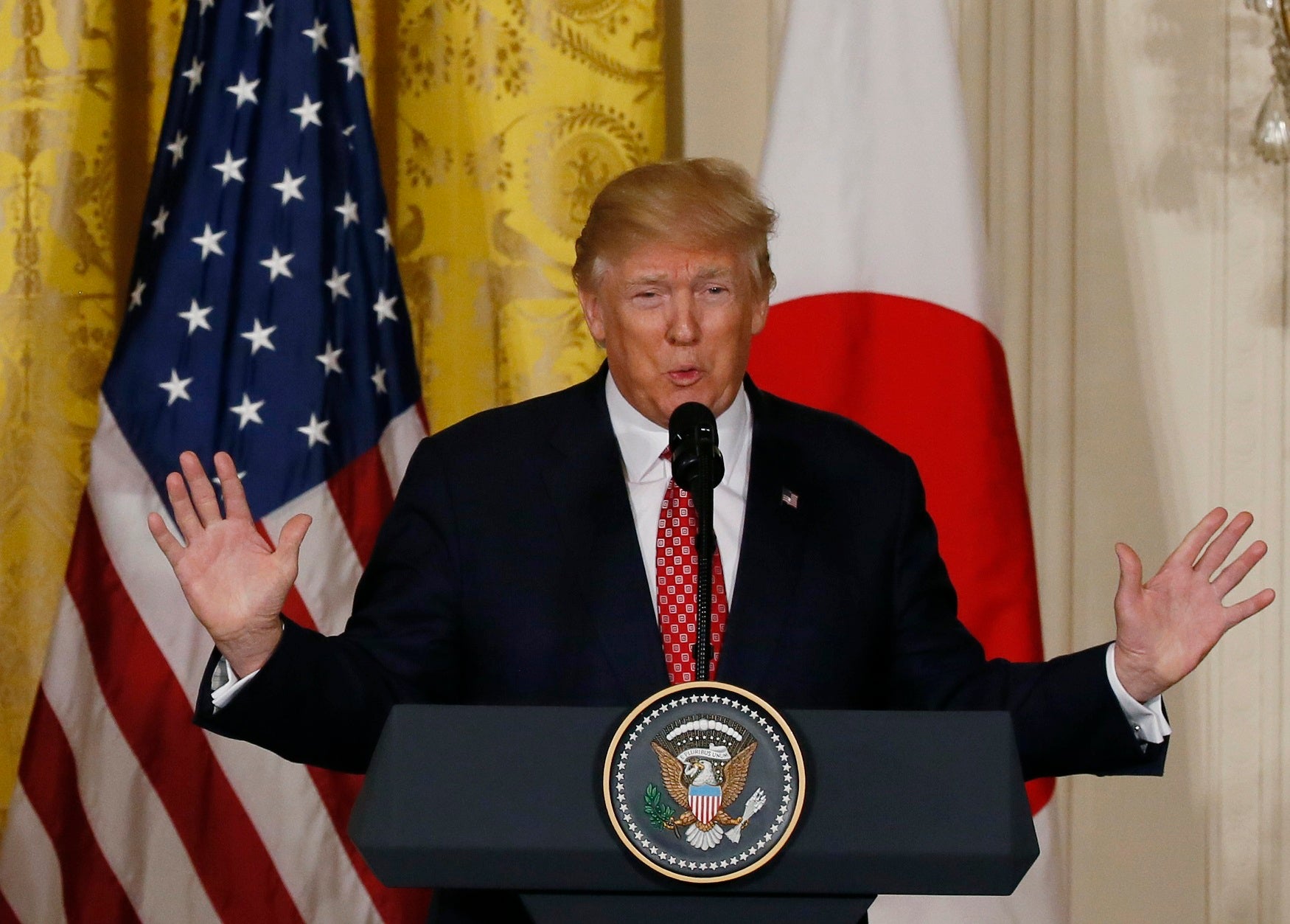 Trump sabía que Flynn engañó a su vicepresidente y no se lo contó Trump sabía que Flynn engañó a su vicepresidente y no se lo contó
