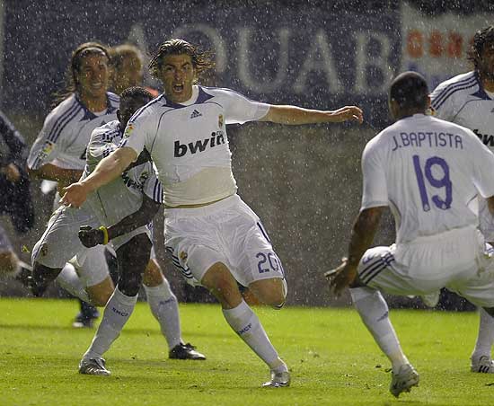 Schuster recuerda la Liga que el Madrid ganó en Pamplona: "Fue una noche increíble en la que surgió el 'Pipita'" Schuster recuerda la Liga que el Madrid ganó en Pamplona: "Fue una noche increíble en la que surgió el 'Pipita'"