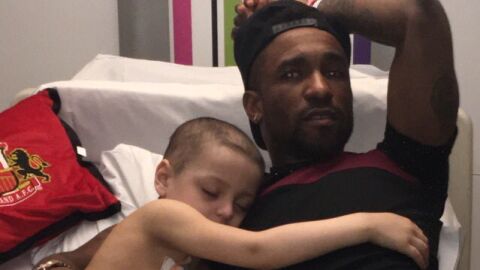 Defoe, junto a Bradley, que sufre neuroblastoma