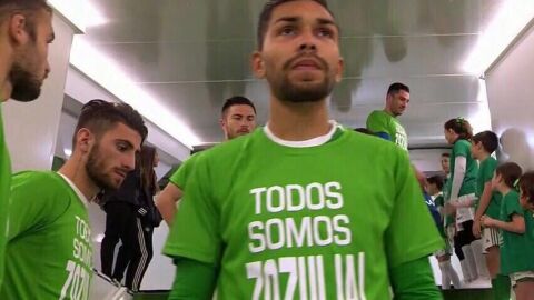Camisetas de apoyo a Zozulya