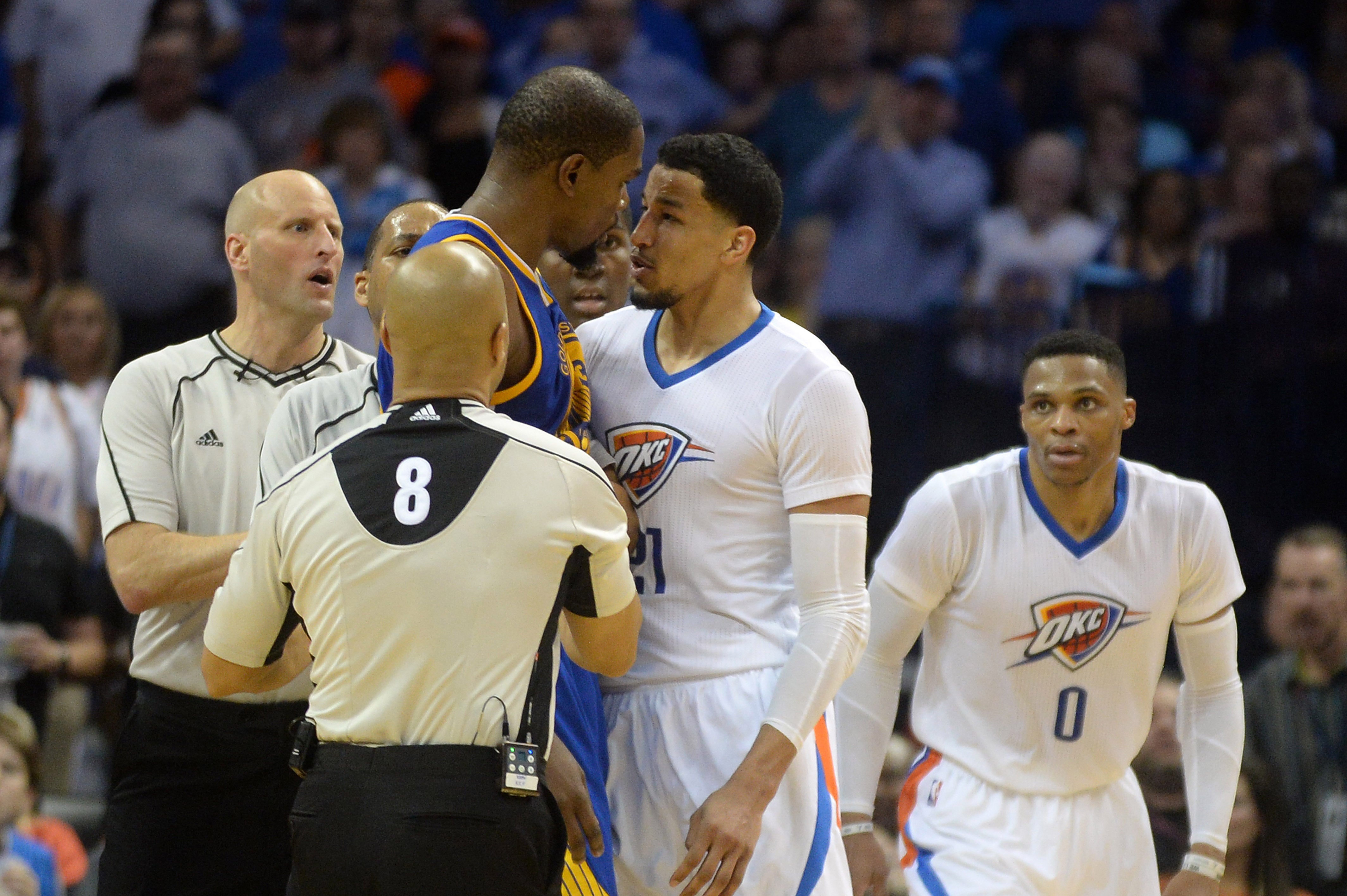 Durant se venga de los abucheos de Oklahoma con un gran partido lleno de tensión Durant se venga de los abucheos de Oklahoma con un gran partido lleno de tensión