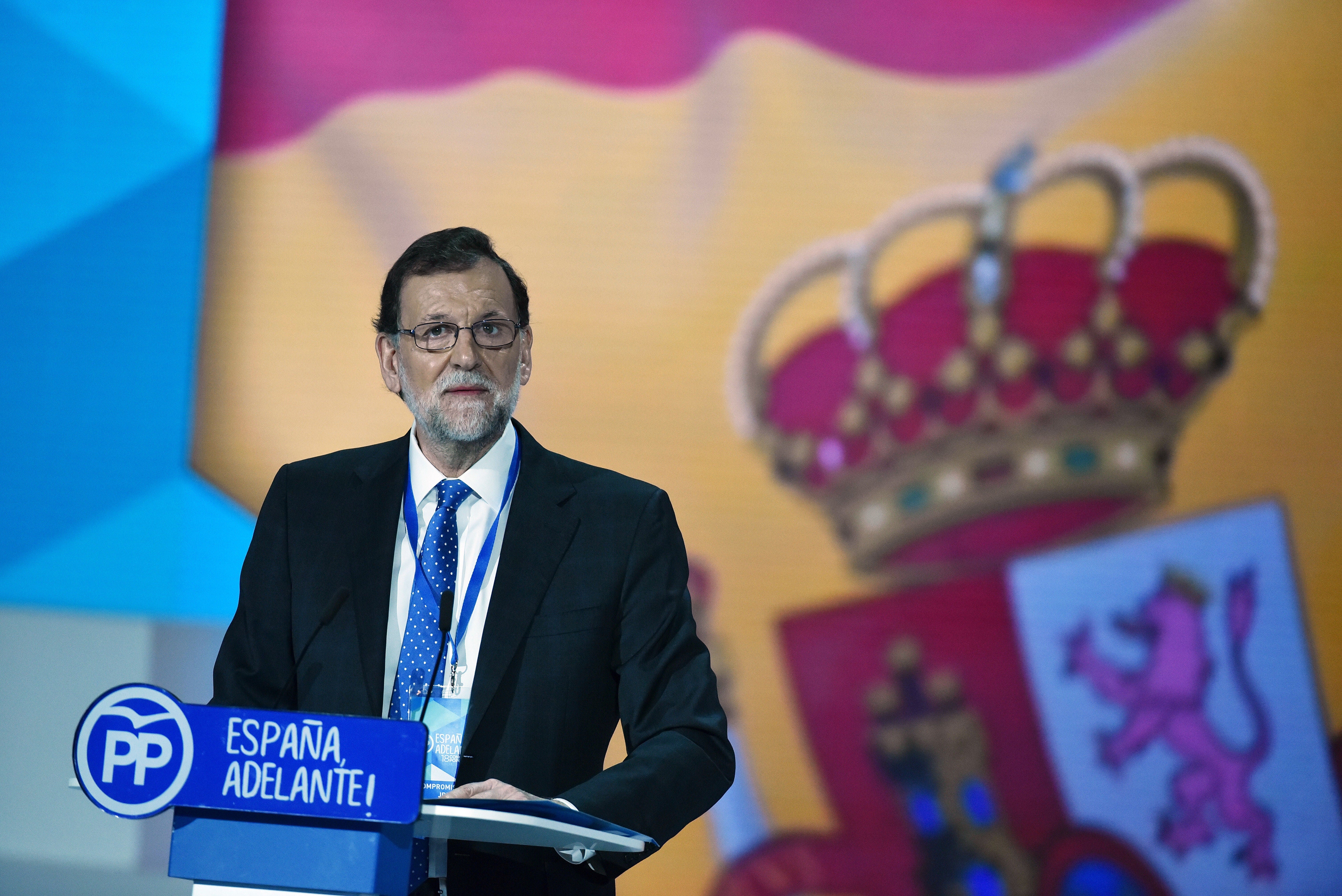 Rajoy pide acuerdos a la oposición porque "deben demostrar que las mayorías absolutas no son necesarias" Rajoy pide acuerdos a la oposición porque "deben demostrar que las mayorías absolutas no son necesarias"
