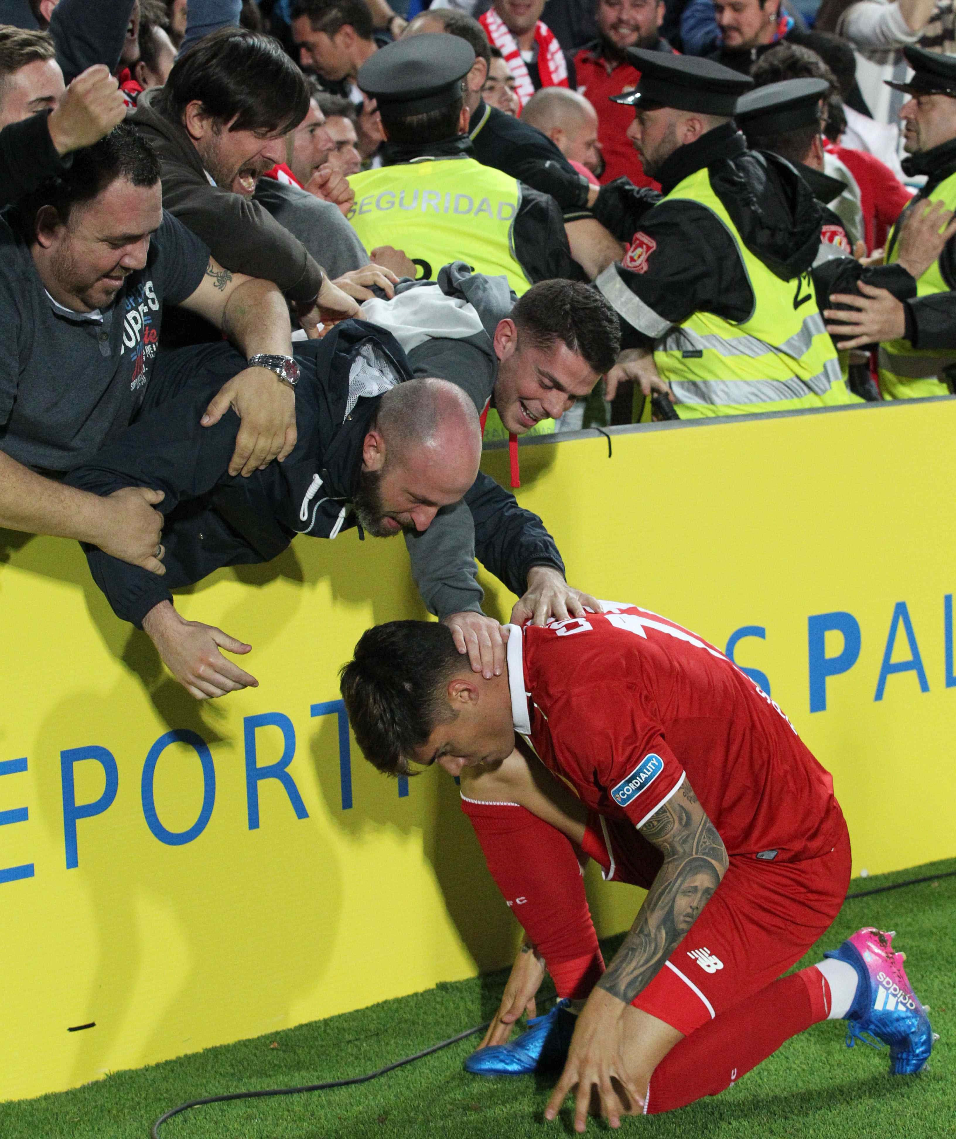 Las Palmas 0-1 Sevilla. El Sevilla supera un duro encuentro en El Insular Las Palmas 0-1 Sevilla. El Sevilla supera un duro encuentro en El Insular
