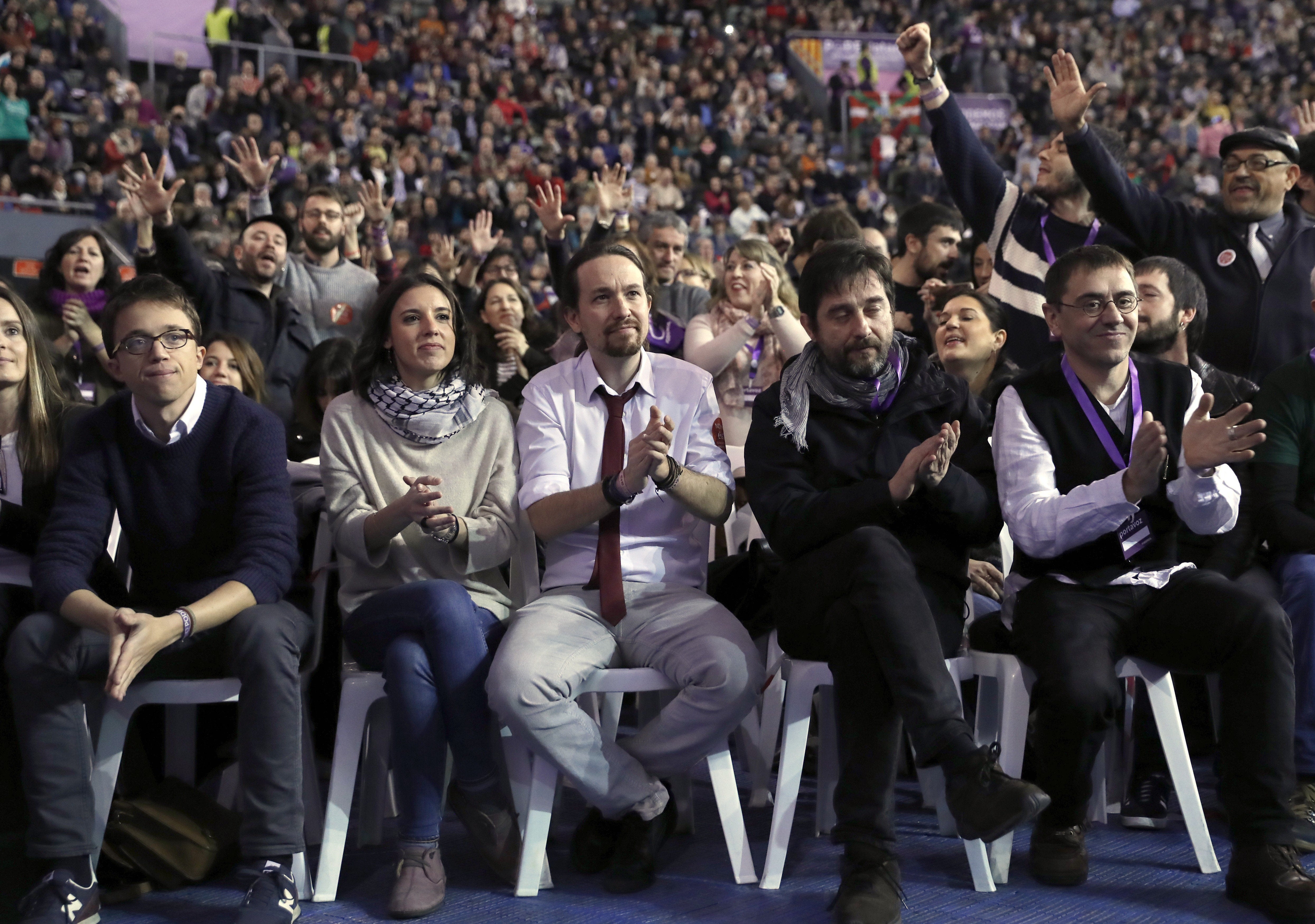 <p>Iglesias se reúne este viernes con su "gobierno en la sombra" para abordar la nueva era Sánchez</p> <p>Iglesias se reúne este viernes con su "gobierno en la sombra" para abordar la nueva era Sánchez</p>