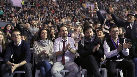 Iglesias, Montero y Errej&oacute;n tras conocer la victoria de Iglesias