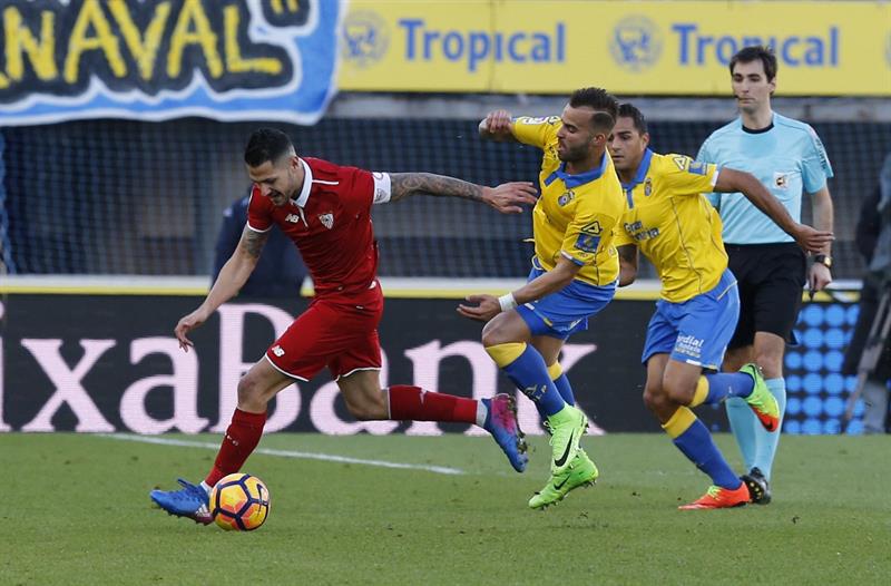 Vitolo sobre los pitos en Las Palmas: "Ahora me toca defender la camiseta del Sevilla y lo haré a muerte" Vitolo sobre los pitos en Las Palmas: "Ahora me toca defender la camiseta del Sevilla y lo haré a muerte"