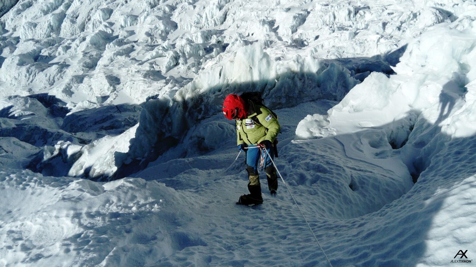 Aventura: Álex Txikón retrocede en su intento de ascenso al Everest episode artwork