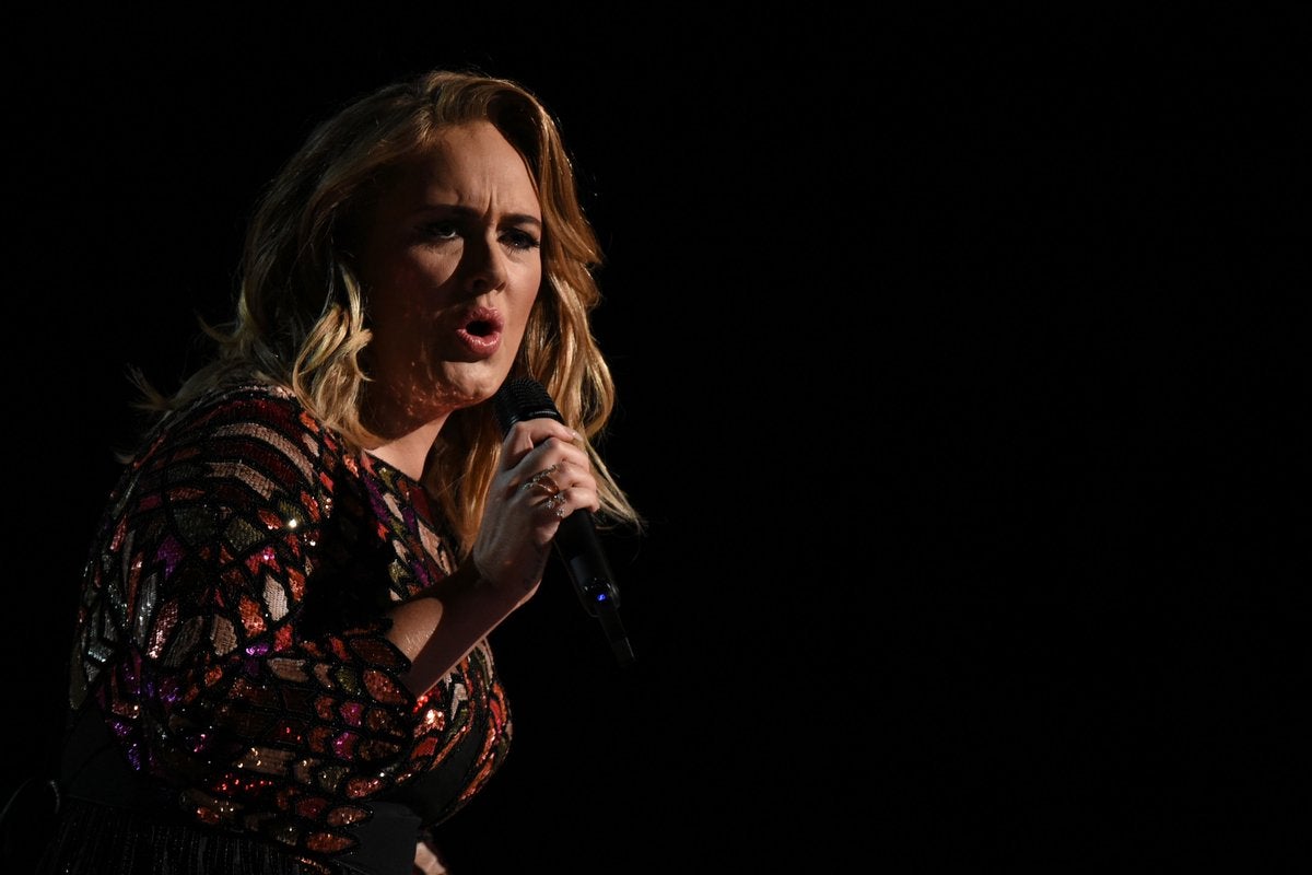 Adele llama "puto estúpido" a un fan de su concierto por decir que "el Orgullo apesta" Adele llama "puto estúpido" a un fan de su concierto por decir que "el Orgullo apesta"