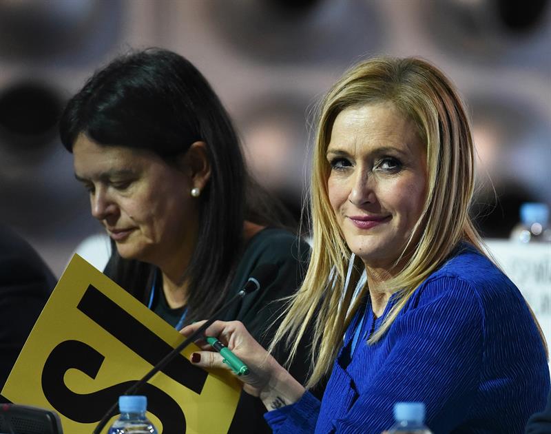 Cifuentes deja gestora del PP de Madrid y anuncia su candidatura a presidirlo Cifuentes deja gestora del PP de Madrid y anuncia su candidatura a presidirlo